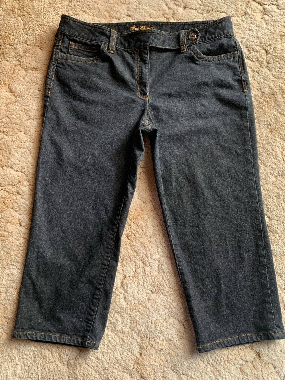EUC WOMEN’S ANN TAYLOR MODERN FIT CAPRI LINDSAY WAIST JEANS IN SIZE 12